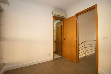 Apartamento à venda com 175m², 3 quartos e 2 vagas Apartamento à venda com 175m², 3 quartos e 2 vagasSuíte 1