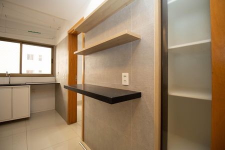Apartamento à venda com 175m², 3 quartos e 2 vagas Apartamento à venda com 175m², 3 quartos e 2 vagasCozinha e Área de Serviço