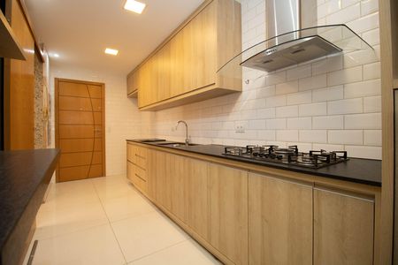 Apartamento à venda com 175m², 3 quartos e 2 vagas Apartamento à venda com 175m², 3 quartos e 2 vagasCozinha e Área de Serviço