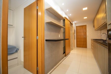 Apartamento à venda com 175m², 3 quartos e 2 vagas Apartamento à venda com 175m², 3 quartos e 2 vagasCozinha e Área de Serviço