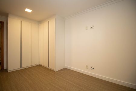 Apartamento à venda com 175m², 3 quartos e 2 vagas Apartamento à venda com 175m², 3 quartos e 2 vagasSuíte 3