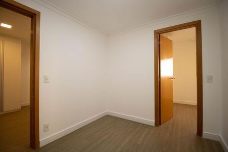 Apartamento à venda com 175m², 3 quartos e 2 vagas Apartamento à venda com 175m², 3 quartos e 2 vagasCorredor