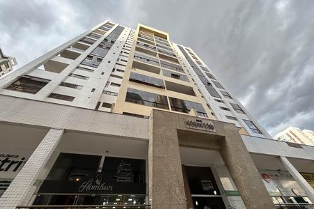 Apartamento à venda com 175m², 3 quartos e 2 vagas Apartamento à venda com 175m², 3 quartos e 2 vagasFachada