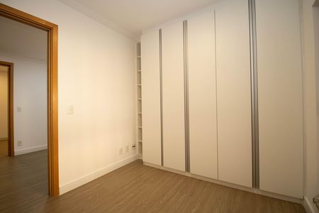 Apartamento à venda com 175m², 3 quartos e 2 vagas Apartamento à venda com 175m², 3 quartos e 2 vagasSuíte 1