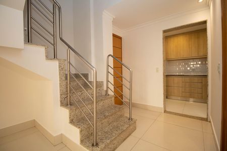 Apartamento à venda com 175m², 3 quartos e 2 vagas Apartamento à venda com 175m², 3 quartos e 2 vagasSala