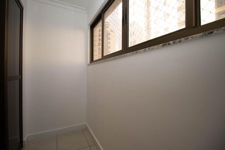 Apartamento à venda com 175m², 3 quartos e 2 vagas Apartamento à venda com 175m², 3 quartos e 2 vagasSacada