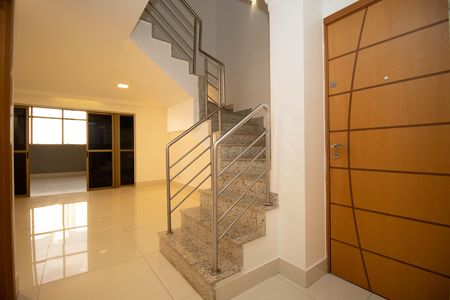 Apartamento à venda com 175m², 3 quartos e 2 vagas Apartamento à venda com 175m², 3 quartos e 2 vagasSala