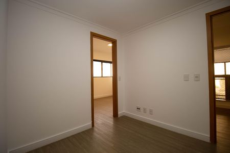 Apartamento à venda com 175m², 3 quartos e 2 vagas Apartamento à venda com 175m², 3 quartos e 2 vagasCorredor
