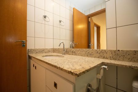 Apartamento à venda com 175m², 3 quartos e 2 vagas Apartamento à venda com 175m², 3 quartos e 2 vagasBanheiro da Suíte 3