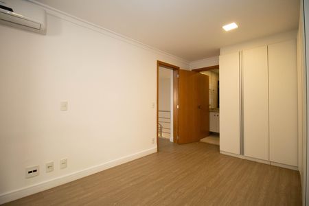 Apartamento à venda com 175m², 3 quartos e 2 vagas Apartamento à venda com 175m², 3 quartos e 2 vagasSuíte 3