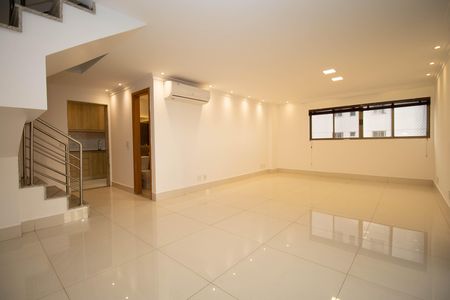 Apartamento à venda com 175m², 3 quartos e 2 vagas Apartamento à venda com 175m², 3 quartos e 2 vagasSala