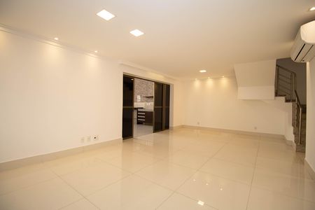 Apartamento à venda com 175m², 3 quartos e 2 vagas Apartamento à venda com 175m², 3 quartos e 2 vagasSala