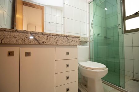Apartamento à venda com 175m², 3 quartos e 2 vagas Apartamento à venda com 175m², 3 quartos e 2 vagasBanheiro da Suíte 2