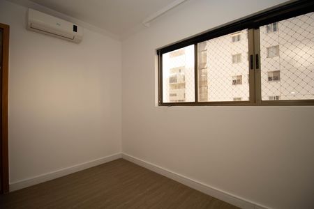 Apartamento à venda com 175m², 3 quartos e 2 vagas Apartamento à venda com 175m², 3 quartos e 2 vagasSuíte 2