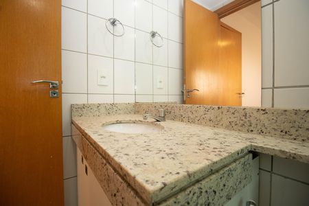 Apartamento à venda com 175m², 3 quartos e 2 vagas Apartamento à venda com 175m², 3 quartos e 2 vagasBanheiro da Suíte 2