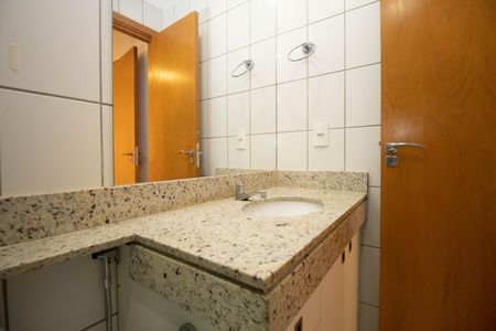 Apartamento à venda com 175m², 3 quartos e 2 vagas Apartamento à venda com 175m², 3 quartos e 2 vagasBanheiro da Suíte1