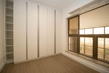 Apartamento à venda com 175m², 3 quartos e 2 vagas Apartamento à venda com 175m², 3 quartos e 2 vagasSuíte 1