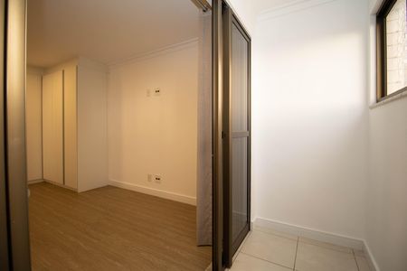 Apartamento à venda com 175m², 3 quartos e 2 vagas Apartamento à venda com 175m², 3 quartos e 2 vagasSacada