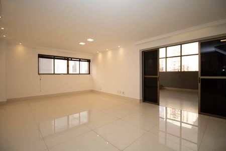 Apartamento à venda com 175m², 3 quartos e 2 vagas Apartamento à venda com 175m², 3 quartos e 2 vagasSala