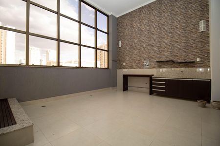 Apartamento à venda com 175m², 3 quartos e 2 vagas Apartamento à venda com 175m², 3 quartos e 2 vagasSacada