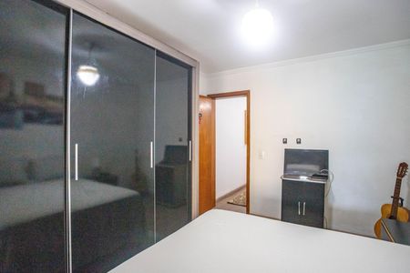 Quarto 1  de casa à venda com 2 quartos, 80m² em Casa Grande, Diadema