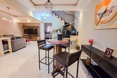 Casa para alugar com 125m², 3 quartos e 2 vagas Casa para alugar com 125m², 3 quartos e 2 vagasSala