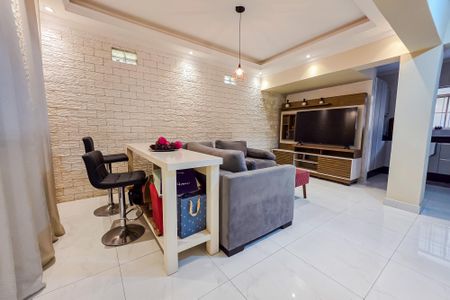Sala de casa para alugar com 3 quartos, 125m² em Jardim Santo Antônio, Santo André