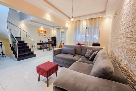 Casa para alugar com 125m², 3 quartos e 2 vagas Casa para alugar com 125m², 3 quartos e 2 vagasSala