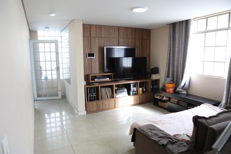 Casa à venda com 5 quartos, 360m² em Novo Eldorado, Contagem