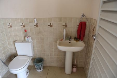 Casa para alugar com 360m², 5 quartos e 3 vagasBanheiro 2