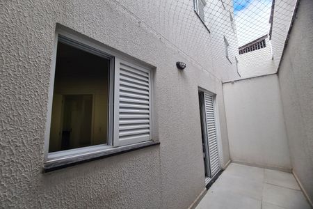 Quintal quarto 1 de apartamento para alugar com 2 quartos, 63m² em Vila Ivg, São Paulo