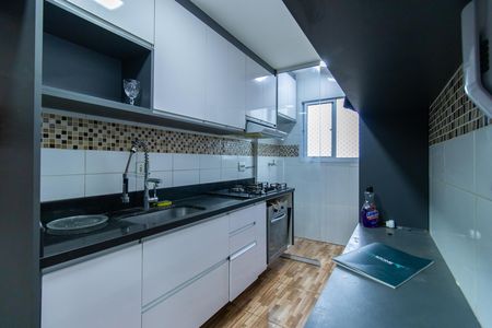 Cozinha de apartamento para alugar com 2 quartos, 50m² em Parque Turiguara, Cotia