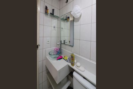 Casa de condomínio à venda com 73m², 3 quartos e 1 vagaBanheiro Social
