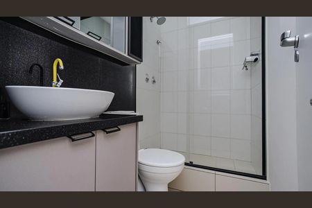 Banheiro de apartamento para alugar com 2 quartos, 71m² em Areal, Pelotas