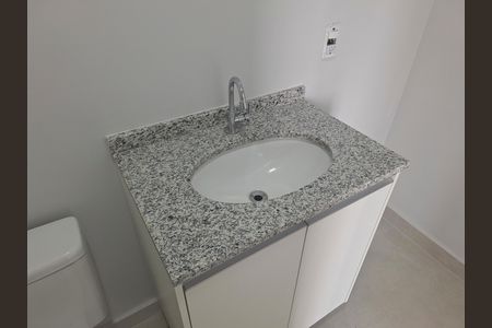 Banheiro de apartamento para alugar com 2 quartos, 52m² em Santana, São Paulo