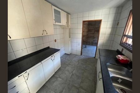 Cozinha de casa para alugar com 3 quartos, 200m² em Sarandi, Porto Alegre
