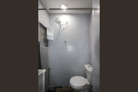 Banheiro de casa para alugar com 1 quarto, 20m² em Centro, Diadema