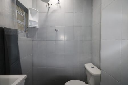 Banheiro de casa para alugar com 1 quarto, 20m² em Centro, Diadema