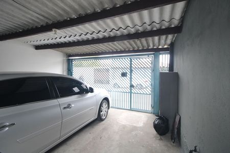 Garagem de casa para alugar com 2 quartos, 125m² em Jardim Angelina, São Paulo