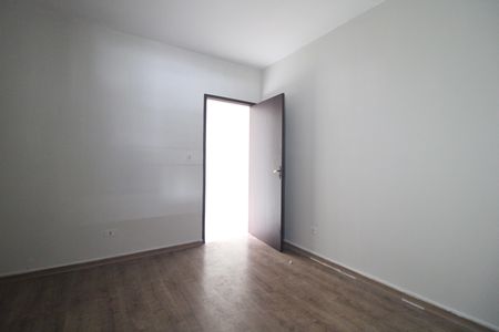 Quarto 2 de casa para alugar com 2 quartos, 125m² em Jardim Angelina, São Paulo