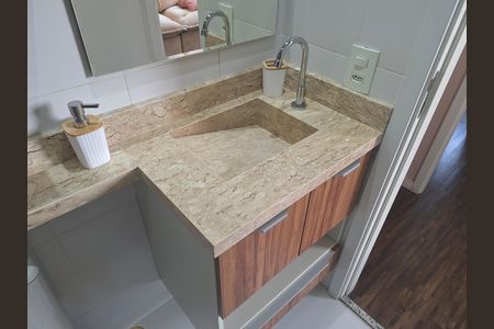 Banheiro de apartamento para alugar com 2 quartos, 52m² em Santa Teresinha, São Paulo