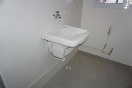 Lavanderia de apartamento para alugar com 2 quartos, 52m² em Jardim de Lourdes, Embu das Artes