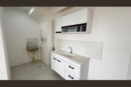 Cozinha e Área de Serviço de apartamento para alugar com 2 quartos, 31m² em Parque Erasmo Assunção, Santo André