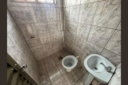 Casa para alugar com 300m², 3 quartos e 3 vagasBanheiro social