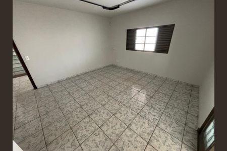 Casa para alugar com 300m², 3 quartos e 3 vagasSala