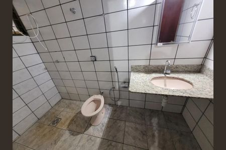 Casa para alugar com 300m², 3 quartos e 3 vagasBanheiro de serviço