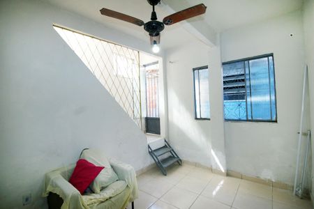 Sala de casa para alugar com 2 quartos, 40m² em Jardim América, Rio de Janeiro