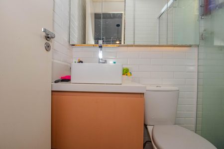 Apartamento à venda com 67m², 3 quartos e 1 vaga Apartamento à venda com 67m², 3 quartos e 1 vagaBanheiro da Suíte