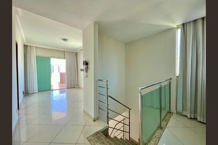 Apartamento para alugar com 4 quartos, 200m² em Palmares, Belo Horizonte