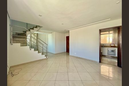Apartamento para alugar com 4 quartos, 200m² em Palmares, Belo Horizonte